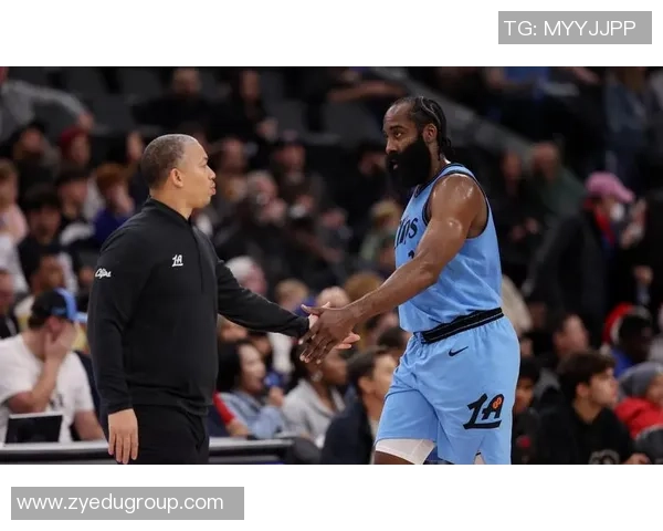 快船与勇士激战第4节精彩回顾球迷热议关键时刻与战术调整